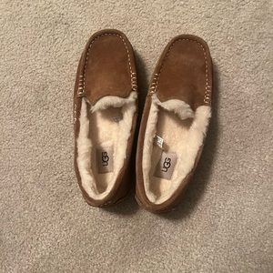 Ugg slippers size 7